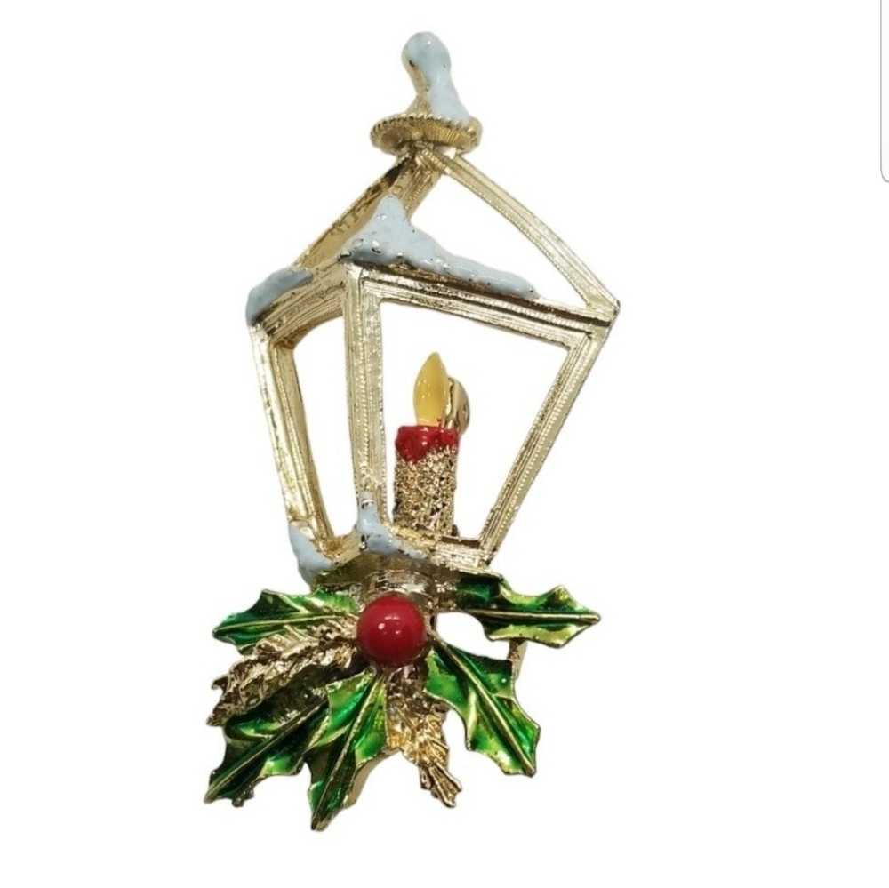 GERRY'S VINTAGE GOLDTONE & ENAMEL FESTIVE CHRISTMAS LANTERN PIN